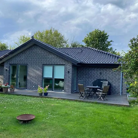 Cozy Near Coast And Nature